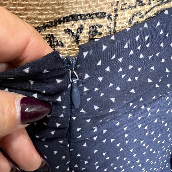 Gap lined skirt, size 10. - Picture 5 of 9